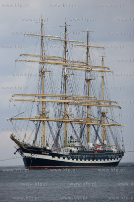 Gdynia. Jeden z najstarszych i najwiekszych zaglowcow...