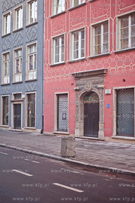 Gdansk. Odremontowane, nowo pomalowane kamieniczki...