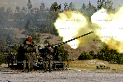 Centralny Poligon Sil Powietrznych w Ustce. Strzelanie...