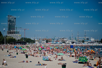 Gdynia. Upalny, sloneczny, wakacyjny dzien na plazy...