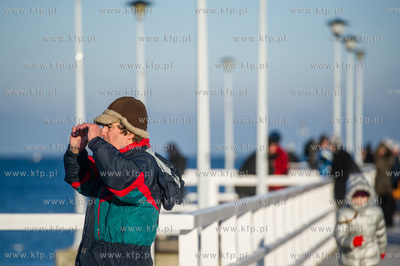Gdansk. Mrozne, sloneczne, sobotnie popoludnie na plazy...