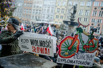 Gdansk. Manifestacja w obronie Wolnych Mediow zorganizowana...