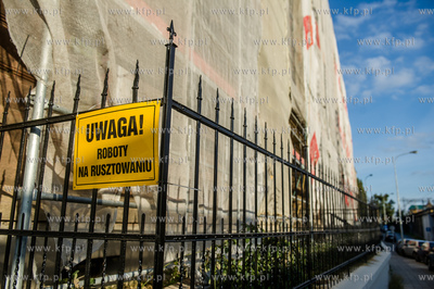 Gdańsk. Wrzeszcz. Remontowana kamienica przy ul Białej,...