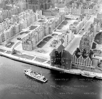Gdansk widziany z lotu ptaka. Motlawa, Zuraw, starowka,...
