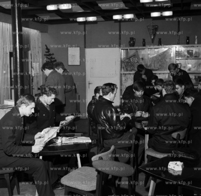 Wiejski klub Ruchu w Skowarczu na Kaszubach.11.02.19680007375z_1968Fot....