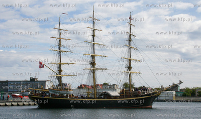 Wizyta zaglowca George Stage - najmniejszego pelnorejowca...