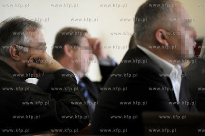 Przed gdanskim sadem rozpoczal sie dzisiaj glowny proces...