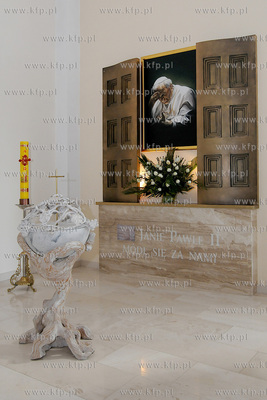 Kosciol pod wezwaniem Sw. Trojcy na gdynskiej Dabrowie....