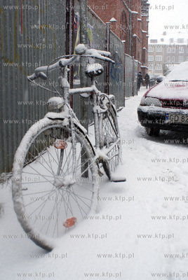 Zima dotarla do Gdanska. Nz. zimowe, rowerowe szalenstwo.
07.01.2009
fot....