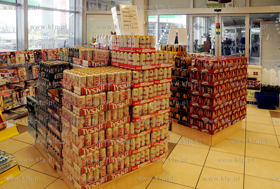 Alkohol na stacji benzynowej.
10.03.2009
Fot. Andrzej...