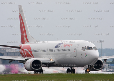 Gdansk, Rebiechowo. Nz. Boeing 737-45D linii LOT Charters.
06.07.2009
fot....