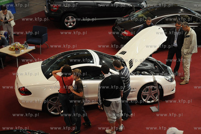 Trojmiejskie Targi Motoryzacyjne w hali wystawienniczej...