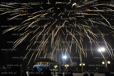 Pokaz fajerwerkow na sopockim molo z okazji nowego...