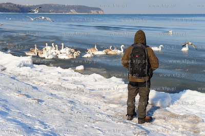 Sopot. Mrozna niedziela na plazy i molo w Sopocie....