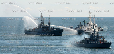 Cwiczenia przed pokazem sil Marynarki Wojennej na zakonczenie...