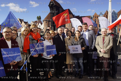 Gdańsk, Ołowianka. Konferencja prasowa Jarosława...