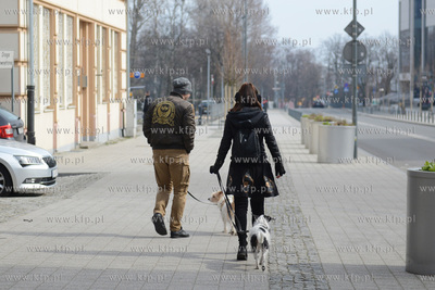 Wzorowo wprost do apelu by pozostac w domach podchodza...