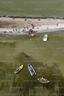 Marsz Sledzia odbywa sie Rybitwia Mielizna (Rewa Mew)...