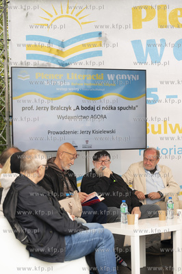 Gdynia, Bulwar Nadmorski. Plener Literacki. Nz. spotkanie...