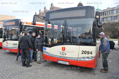 Targ Weglowy w Gdansku - prezentacja nowych autobusow...