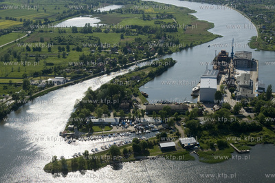 Gdansk z lotu ptaka. Stocznia Wisla na wyspie Stogi...