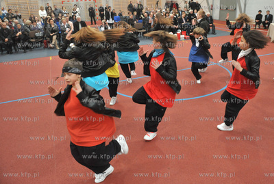 Zespol Szkol Ogolnoksztalcacych nr6, przy ul. Glebokiej...