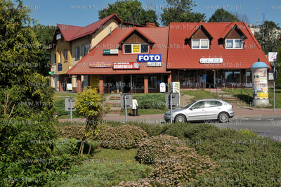 Zieleniec na rondzie Karola Krefty w Zukowie. 10.07.2014...