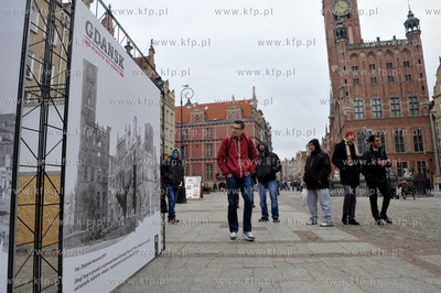 Wystawa Gdansk miasto od nowa na Dlugim Targu. Zdjęcia...