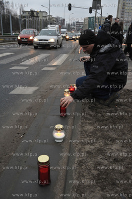 Dzien Zolnierzy Wykletych. Akcja palenia zniczy na...