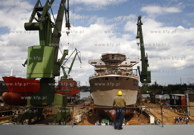 Stocznia Gdansk. Wizyta komisarz UE Neelie Kroes ds....