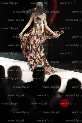 Gdansk. Gala Bursztynu i Mody Amberif 2011. Nz  pokaz...