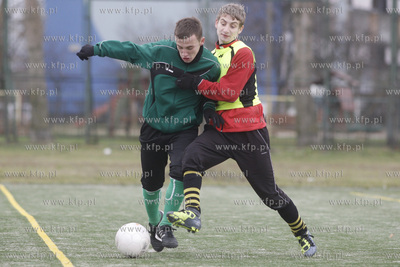 Gdansk Zaspa. Pilkarski turniej dzikich druzyn Do przerwy...