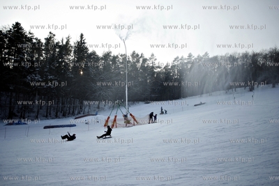 Sopot. Zima na Łysej Górze. Nz nasniezanie stoku.
27.01.2012
fot....