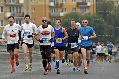 Polmaraton Gdanski. Nz. pierwszy z lewej Adam Korol.
26.10.2014
fot....