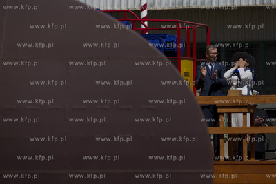 Stocznia Marynarki Wojennej w Gdyni. Wodowanie i chrzest...