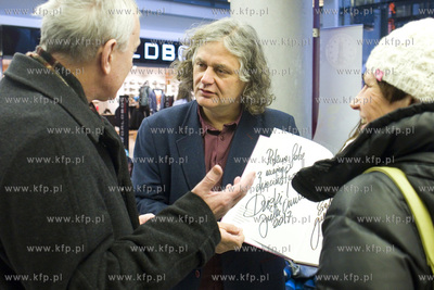 25. Finał WOŚP w C.H. Manhattan. Nz. licytacja między...