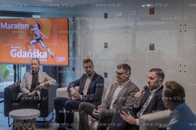 Konferencja prasowa, na której poinformowano dziennikarzy...