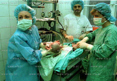 Gdanskie czworaczki. Pielegniarka Ilona Kornacka na...