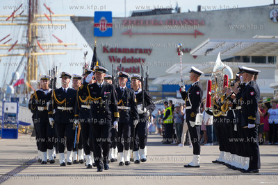 Gdynia. Skwer Kościuszki. 127 podchorążych I roku...