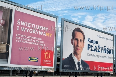 Gdańsk, ul. Dmowskiego. Billboard reklamowy kandydata...