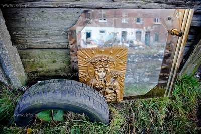 Gdansk. Remont drog i domow w gdanskiej dzielnicy Letnica,...