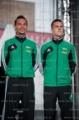 Gdansk. Scena na Targu Weglowym. Prezentacja druzyny...