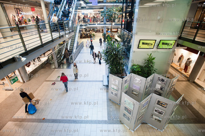 Gdansk. CH Manhattan. Wystawa prac nagrodzonych w XVI...