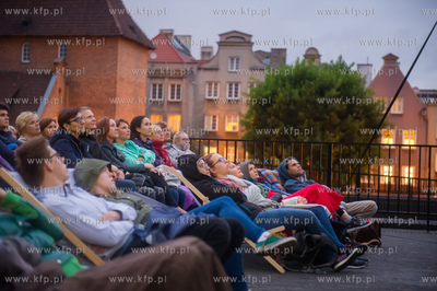 Gdańsk. Inauguracja II edycj kina na dachu Teatru...