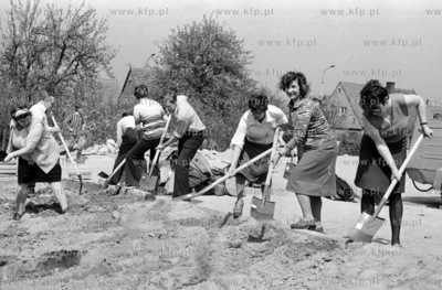 Czyn spoleczny na jednym z gdanskich osiedli. Prosimy...