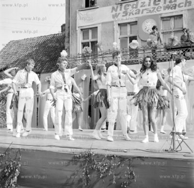 Niedziela w Skarszewach, festyn zorganizowany przez...