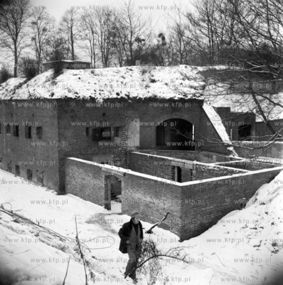 Zabytkowa Kaponiera Południowa w Gdańsku. 1.02.19771luty77_z.kosycarz_p1Fot....