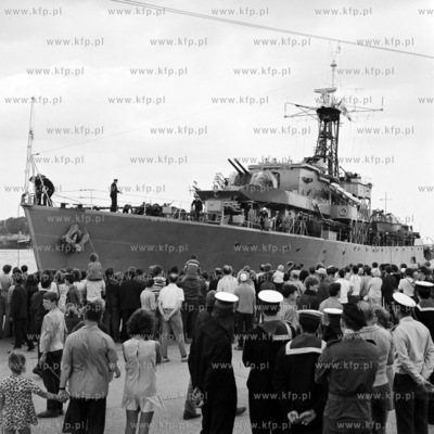 Oficjalna wizyta fregaty szkolnej fińskiej akademii...