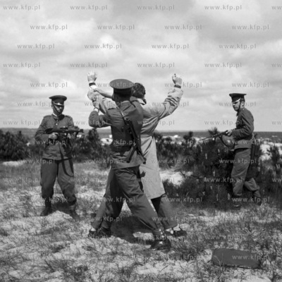 Patrol WOP-u dokonuje zatrzymania podczas polowych...