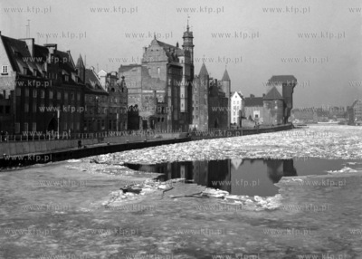 Zamarznięta Motława w Gdańsku.
1968
0004983z_1968
Fot....